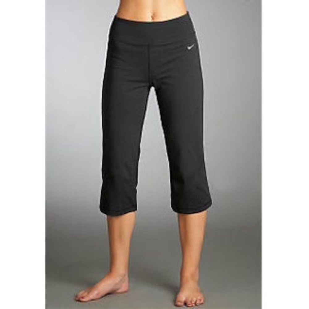 Nike | Capri Leggings | Black |